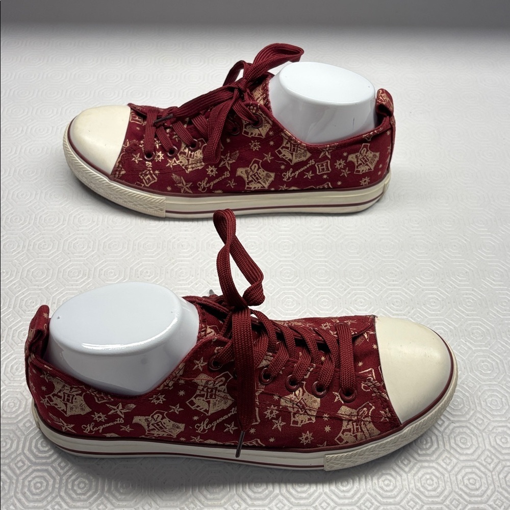 Harry Potter Hogwarts Canvas Low-Top Sneakers Size 8 Colour Burgundy - Picture 5 of 9
